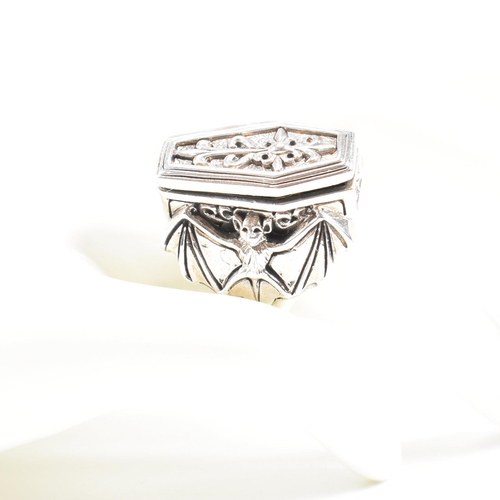 159 - A contemporary 925 Sterling coffin ring. Stamped 925 Sterling. Weight approx 20.5g. Size approx R-S.... 