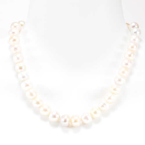 162 - A 9ct old anD cultured pearl bead necklace. The necklace strung with 11mm button pearls to large spr... 