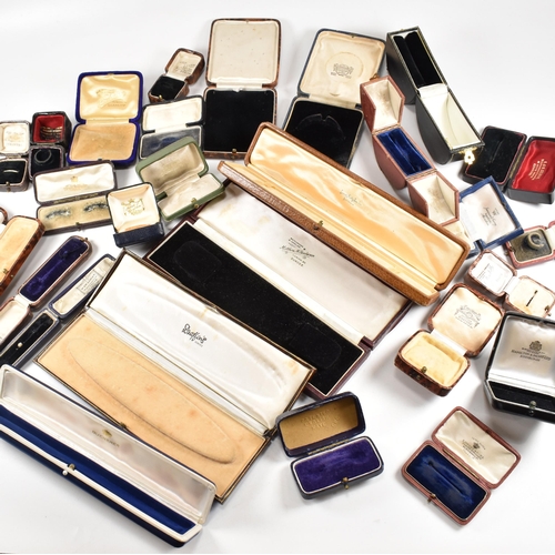 188 - A collection of assorted jewellery boxes. The boxes to include Wilson and Gill, Edward and Sons, E&M... 