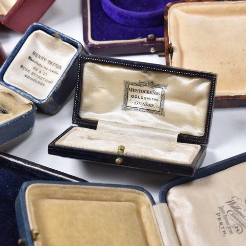 190 - A collection of assorted jewellery boxes. The boxes to include Mappin & Webb,  The Goldsmith and Sil... 