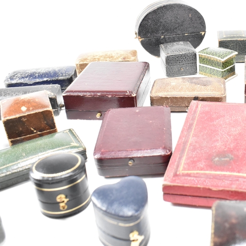 29 - A collection of assorted jewellery boxes. The boxes to include Charles Packer & Co, James Low, Edwar... 