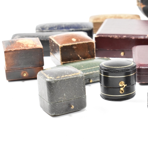 29 - A collection of assorted jewellery boxes. The boxes to include Charles Packer & Co, James Low, Edwar... 