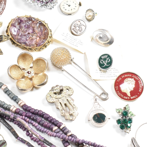 292 - Large collection of costume jewellery. The jewellery to include silver, gold tone, silver tone, char... 