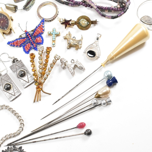 292 - Large collection of costume jewellery. The jewellery to include silver, gold tone, silver tone, char... 