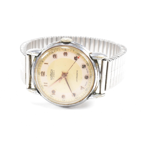 325 - A hallmarked Rotary 9ct gold dress watch. The gold case hallmarked London and stamped 375. Champagne... 