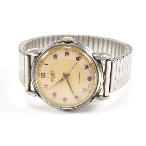 325 - A hallmarked Rotary 9ct gold dress watch. The gold case hallmarked London and stamped 375. Champagne... 