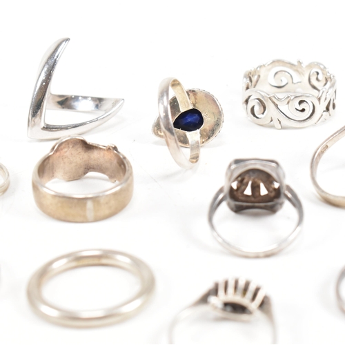 354 - A collection of 925 silver and gem set rings.The rings to include sapphire, lapis lazuli, marcasite,... 