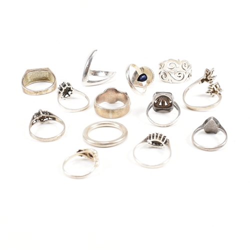 354 - A collection of 925 silver and gem set rings.The rings to include sapphire, lapis lazuli, marcasite,... 