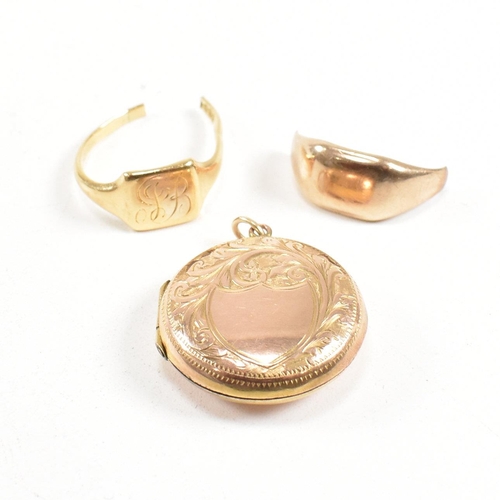 402 - A 9ct gold back and font locket together with a two AF gold rings.  One AF ring being hallmarked for... 