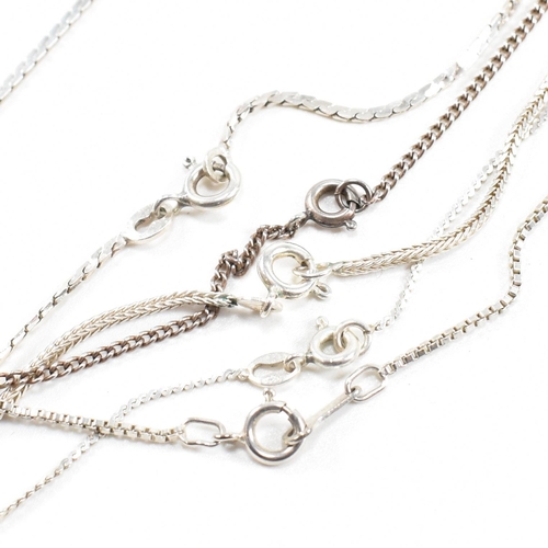 418 - A collection of five silver and pendant necklaces. The necklaces to include heart locket 2cm, oval l... 