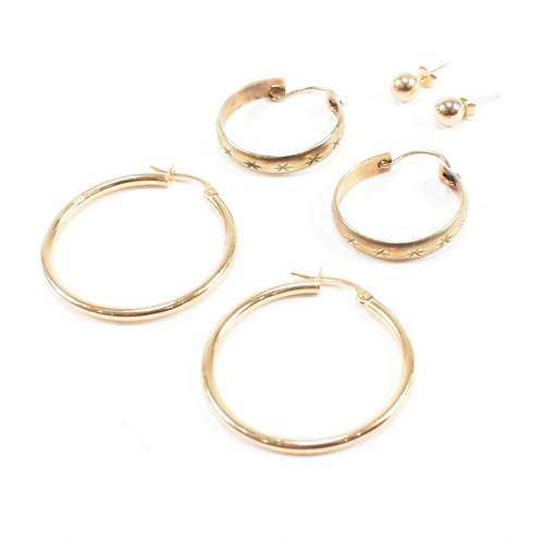 425 - Three pairs of 9ct gold earrings. The earrings to include a large pair of tube hoop earrings, 3cm, m... 