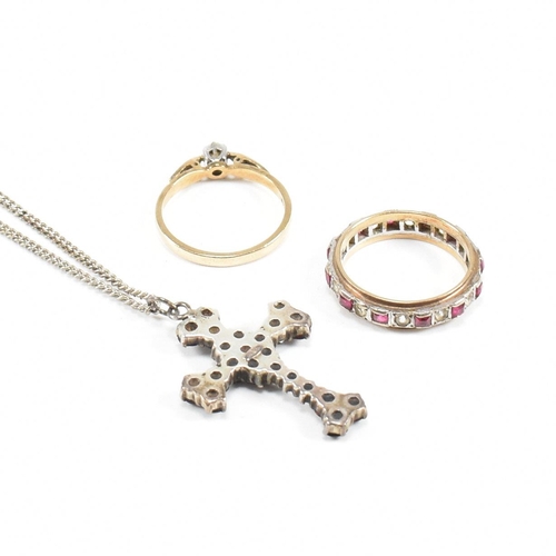 439 - Two hallmarked 9ct gold rings and a white metal pendant necklace. A hallmarked 9ct gold and diamond ... 