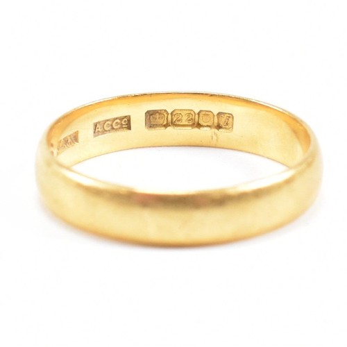 461 - A hallmarked 22ct gold  band ring. Hallmarked London. Sponsors mark ACC – Albion. Total weight 3.8g.... 