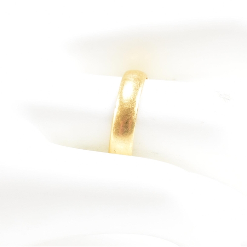 461 - A hallmarked 22ct gold  band ring. Hallmarked London. Sponsors mark ACC – Albion. Total weight 3.8g.... 