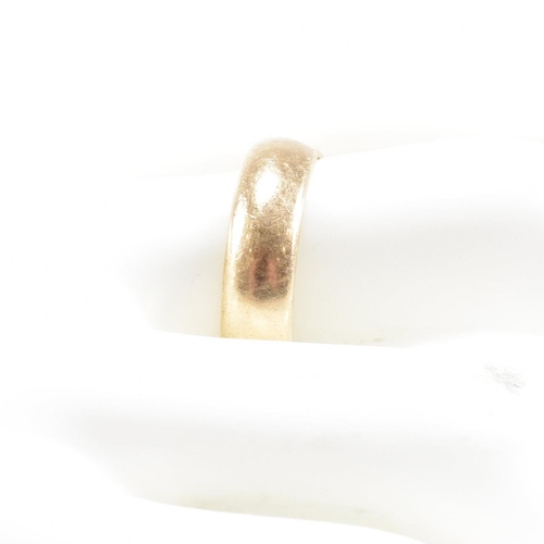 465 - A hallmarked 9ct gold band ring. Hallmarked London. Sponsors mark ACC – Albion. Total weight 6.4g. S... 