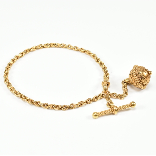 331 - An antique yellow gold Albertina chain bracelet. The pocket watch style chain comprised of fancy twi... 