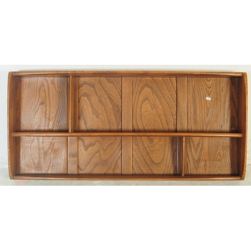 555 - Lucian Ercolani - Ercol - A vintage mid 20th century circa 1970s elm wood hanging wall plate rack. O... 