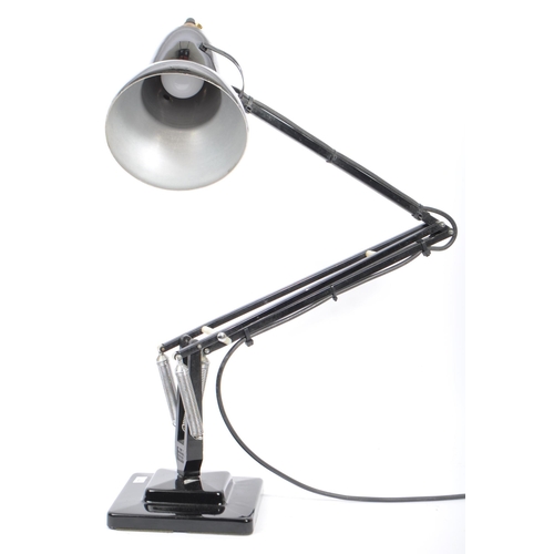 596 - Herbert Terry - Model 1227 - A vintage early 20th century Anglepoise table / desk lamp light. The la... 