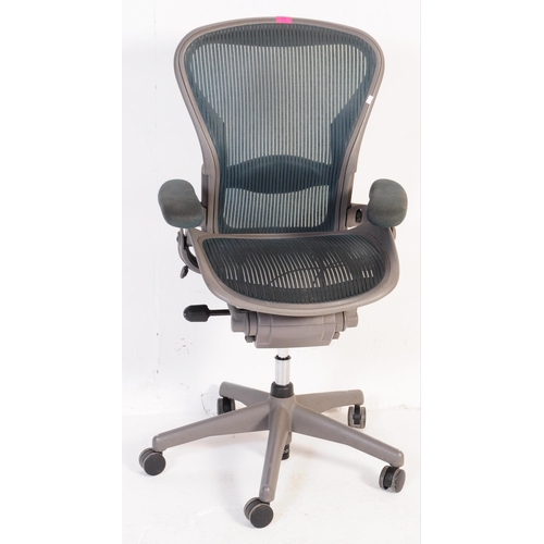630 - Bill Stumpf and Don Chadwick for Herman Miller - Aeron - A contemporary office swivel desk chair wit... 
