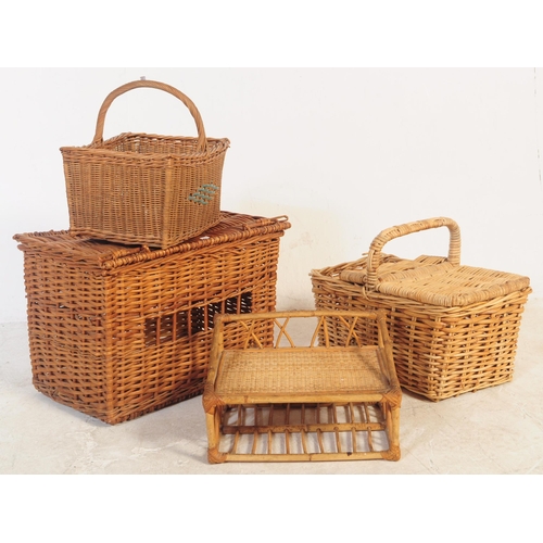 656 - A collection of retro mid 20th century wicker picnic / hampers baskets. With bottle / wine carriers ... 