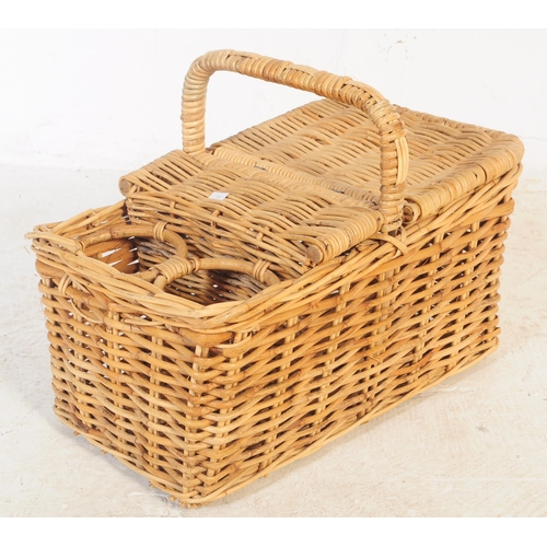 656 - A collection of retro mid 20th century wicker picnic / hampers baskets. With bottle / wine carriers ... 