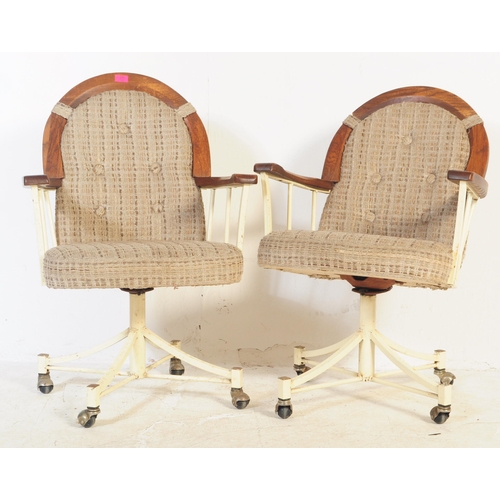 675 - Daystrom - A pair of mid 20th century circa 1970s Daystrom office swivel chairs. Each chair having a... 