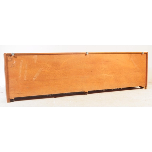 743 - William Lawrence - A mid 20th century circa 1960s teak William Lawrence sideboard / display unit. Th... 