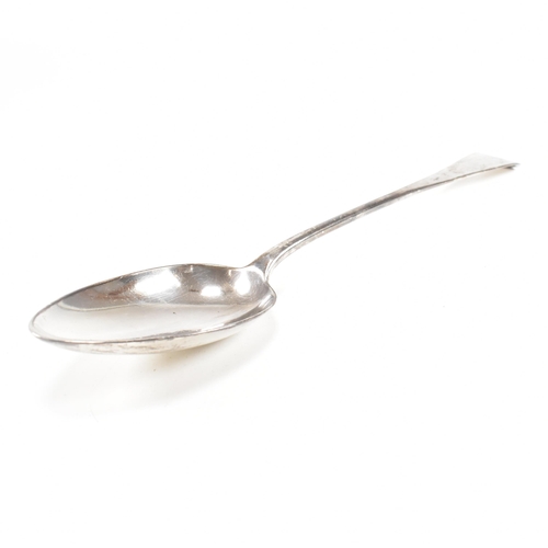 106 - A Victorian hallmarked silver serving spoon. The spoon hallmarked for London, 1862. Makers mark EE J... 