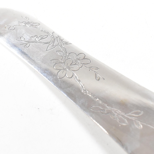 153 - Early 20th Century Chineseÿcased Silver knife by Tuck Chang. The knife having a planished finish to ... 