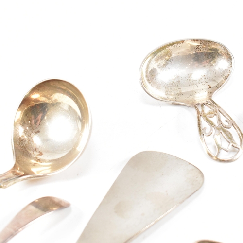 173 - A collection of various hallmarked silver spoons and a shoe horn. The spoons to include aÿGeorge III... 