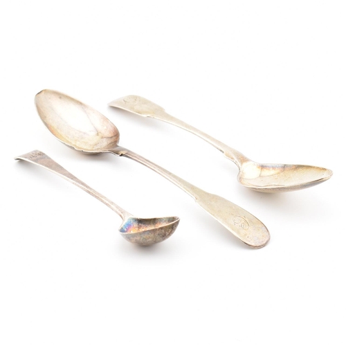 190 - Aÿ pair of silver hallmarked George III teaspoons with illegible markings, London date letter Q for ... 