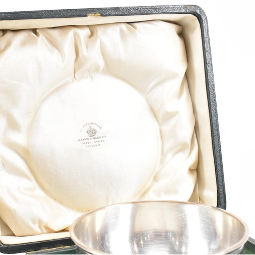 26 - A George V cased Mappin and Webb hallmarked silver bowl and spoonÿChristeningÿset. The set having it... 