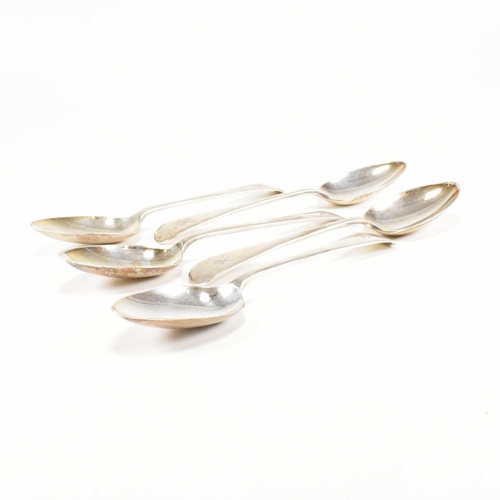 50 - A collection of five George V hallmarked silver table spoons.ÿThe five spoons having a fiddle patter... 