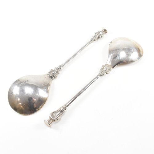 51 - A pair of Victorian hallmarked silver apostle spoons. Hallmarked for London 1883. Makers mark JPFP f... 