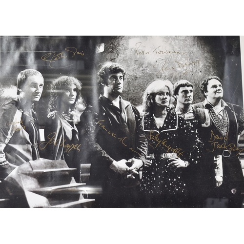 193 - Blake's 7 (BBC Science Fiction show 1978-1981) - vintage cast multi-signed large black and white pro... 