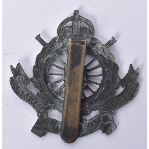 127 - A WWI First World War British London Division Cyclist  Company (City of London) cap badge with slide... 