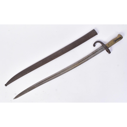 154 - A 19th Century French 1866 pattern ' Chassepot ' rifle bayonet. The bayonet having ribbed brass hilt... 