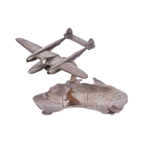 16 - WWII Second World War - an original WW2 interest aircraft ashtray, with the plane engraved to the to... 