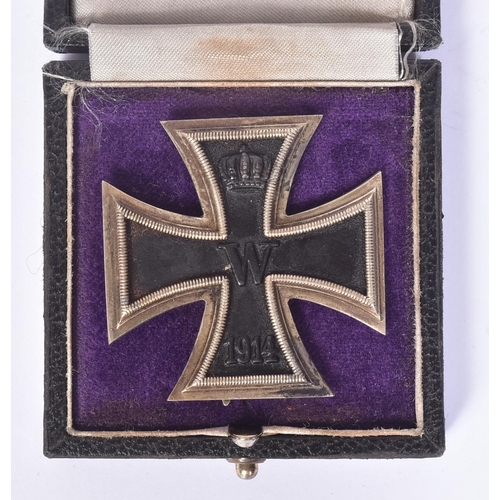 165 - A WWI First World War Third Reich Nazi German Iron Cross medal. A First Class example of part constr... 