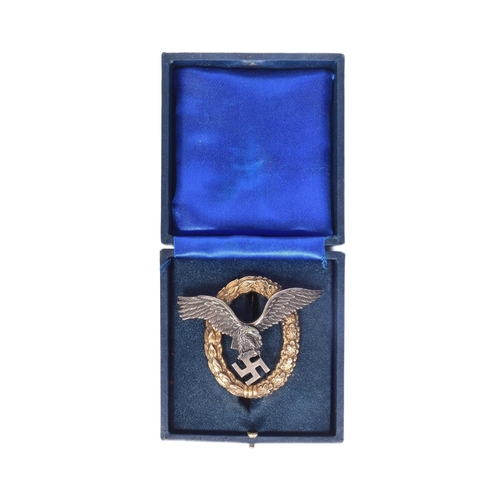 200 - A WWII Second World War Third Reich Nazi German Luftwaffe Pilot / Observers badge. The badge depicti... 