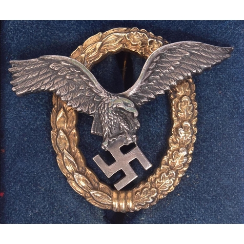 200 - A WWII Second World War Third Reich Nazi German Luftwaffe Pilot / Observers badge. The badge depicti... 