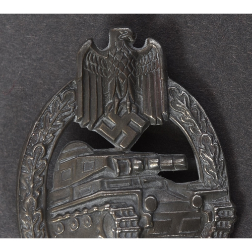 240 - A WWII Second World War Third Reich Nazi German armoured division Panzer medal / badge. The oval bad... 