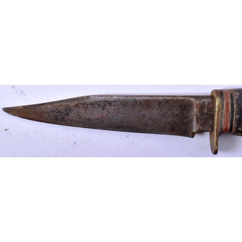 269 - A WWI First World War British Military jack knife and a bone handled boot knife. The jack knife with... 