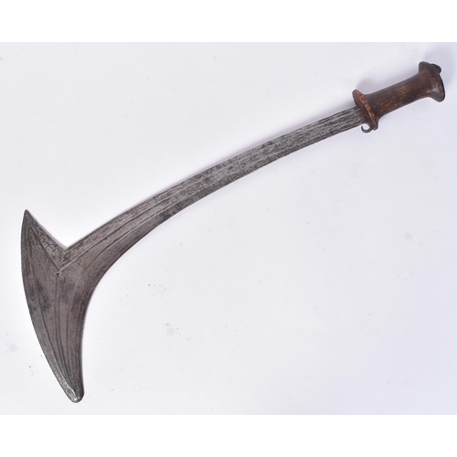 29 - An original Central African Gbaya / Njem / Bumali people throwing axe. Waisted wooden hilt with a si... 