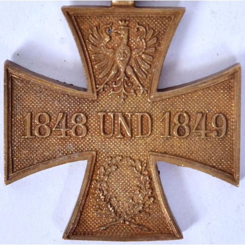 315 - A WWI First World War Imperial German Army Field Cross medal awarded to soldiers of the line Battali... 