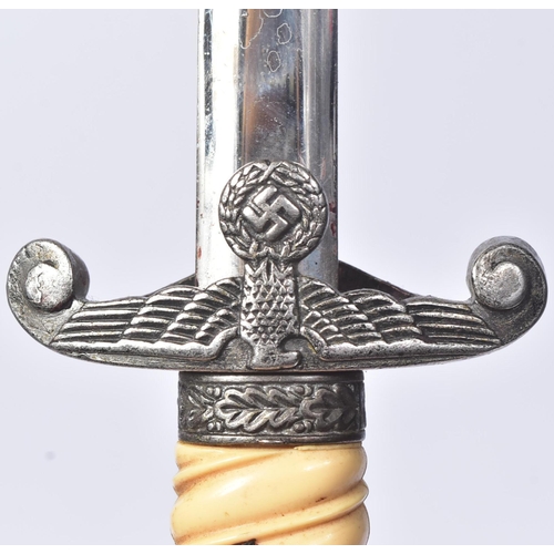 321 - A WWII Second World War Third Reich Nazi German style Army Officer's parade dagger. The dagger havin... 