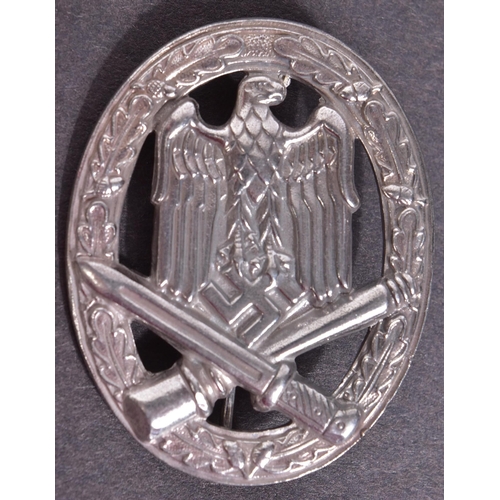 336 - A WWII Second World War Third Reich Nazi German General Assault badge. The badge being a solid back ... 