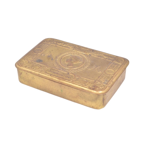 337 - A WWI Christmas 1914 Queen Mary trench cigarette gift tin - no contents. Measures approx. 3cm x 13cm... 