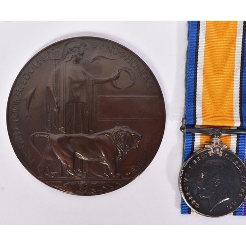 34 - A WWI First World War medal pair to one 124324 Gunner A. Lang of the Royal Artillery. Both mounted, ... 