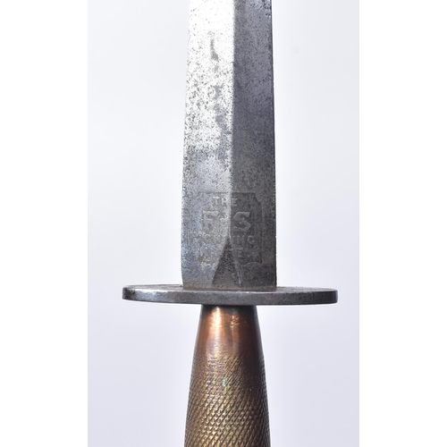 4 - An original WWII Second World War Fairbairn Sykes issued 1st Pattern commando fighting dagger with s... 